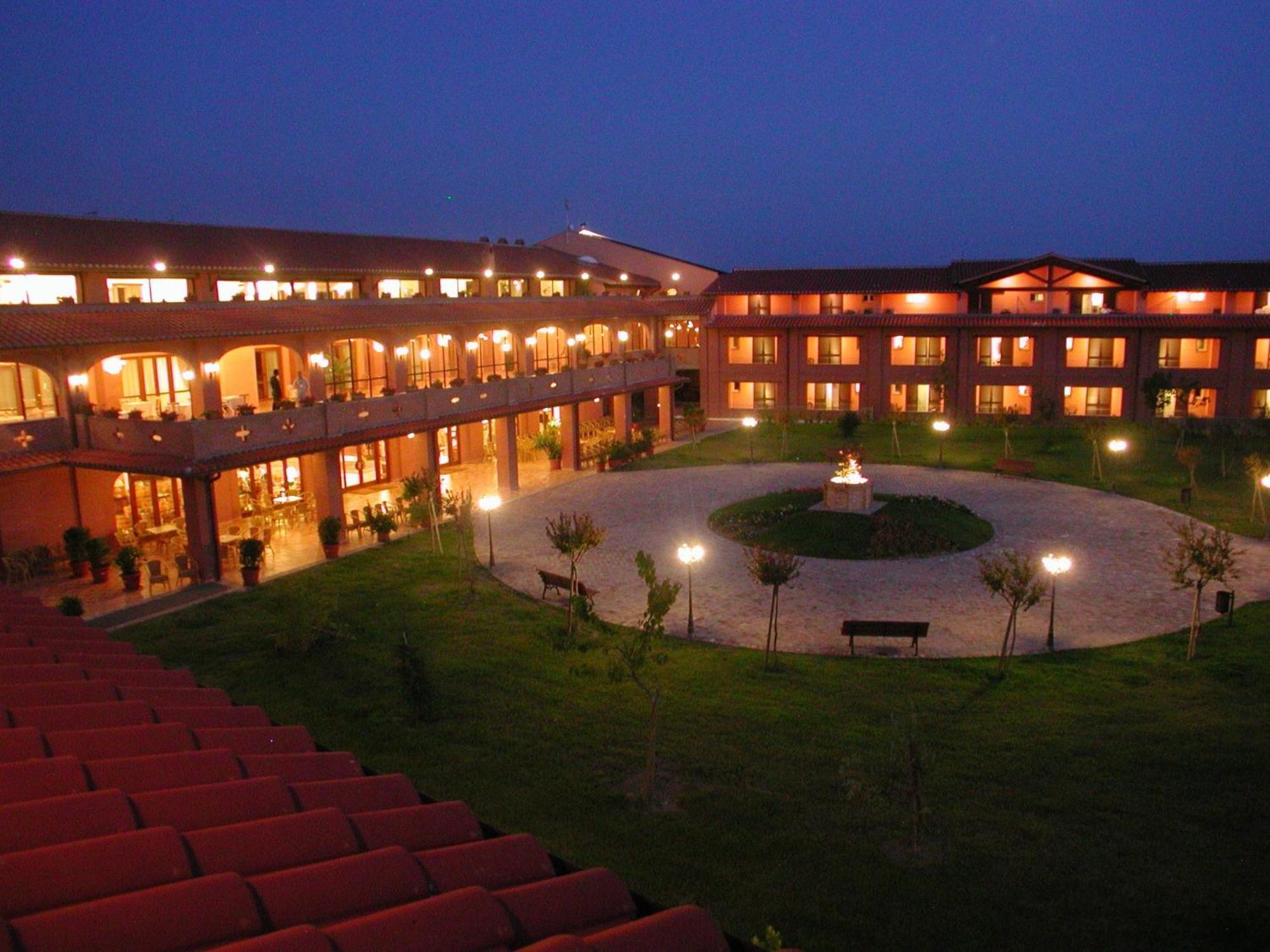 Fattoria La Principina Hotel & Congress Principina Terra Exterior photo